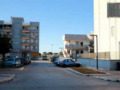Per raggiungere l'ipogeo � necessario entrare a Triggiano dalla strada provinciale 60 proseguendo poi su via San Giorgio. Arrivati nei pressi di una rotonda bisogna svoltare a destra per dirigersi in piazza cavaliere Michele Roberto, un largo circondato da palazzine